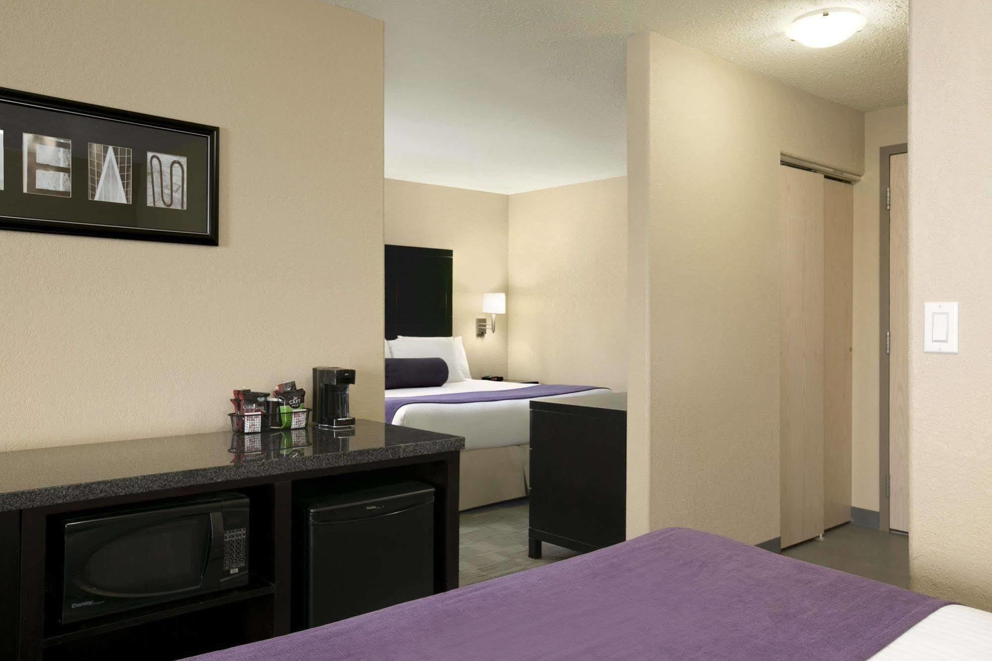 Days Inn By Wyndham Regina Extérieur photo