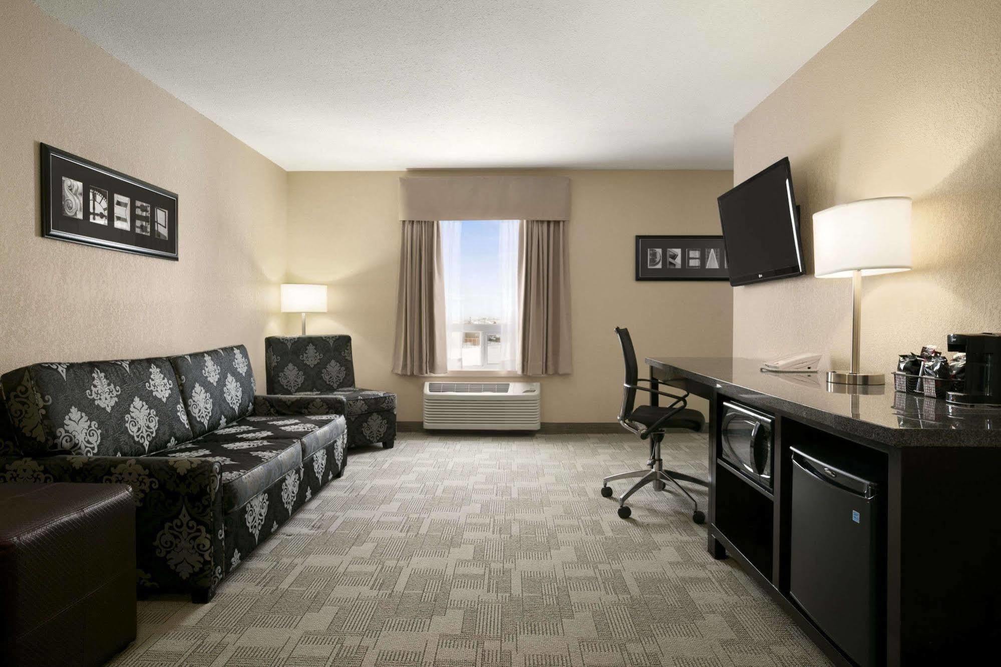 Days Inn By Wyndham Regina Extérieur photo